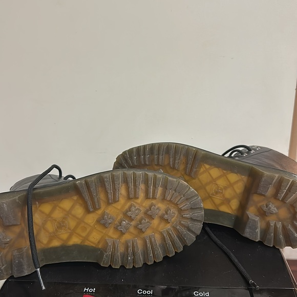 Doc Martens like new 1460 lace up boot - Picture 6 of 7